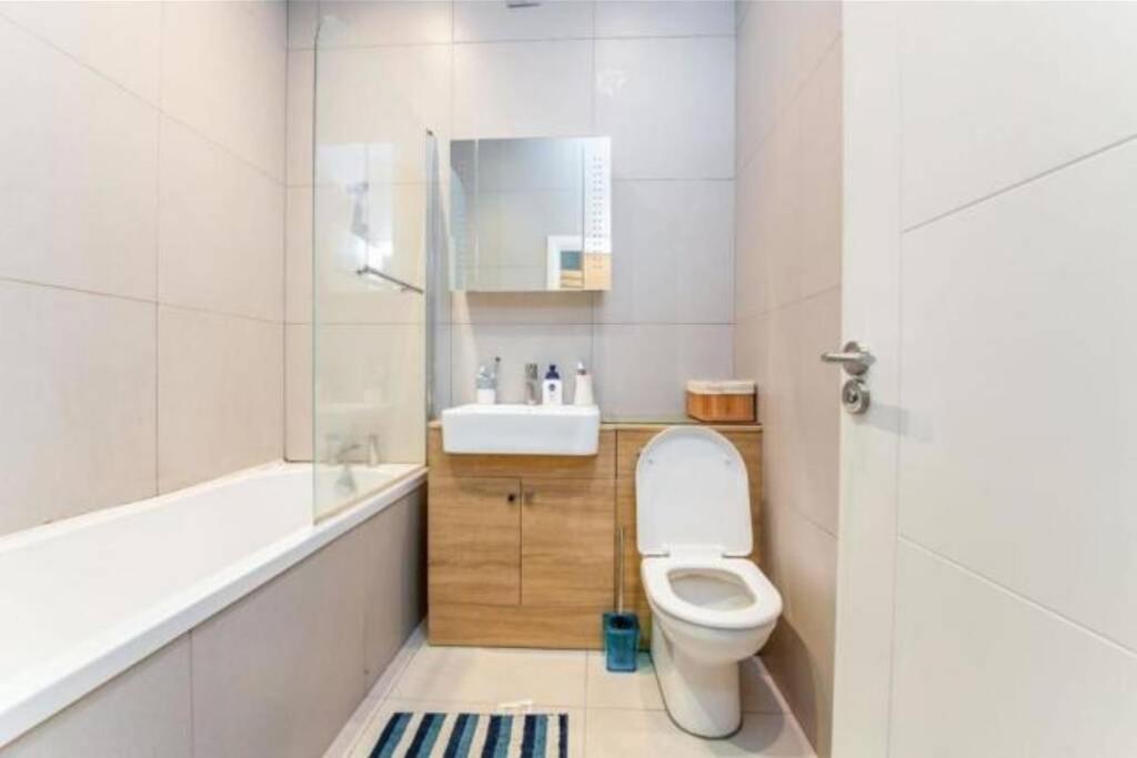 Contemporary 3 Bed Apartment In Hendon Central. Eksteriør billede